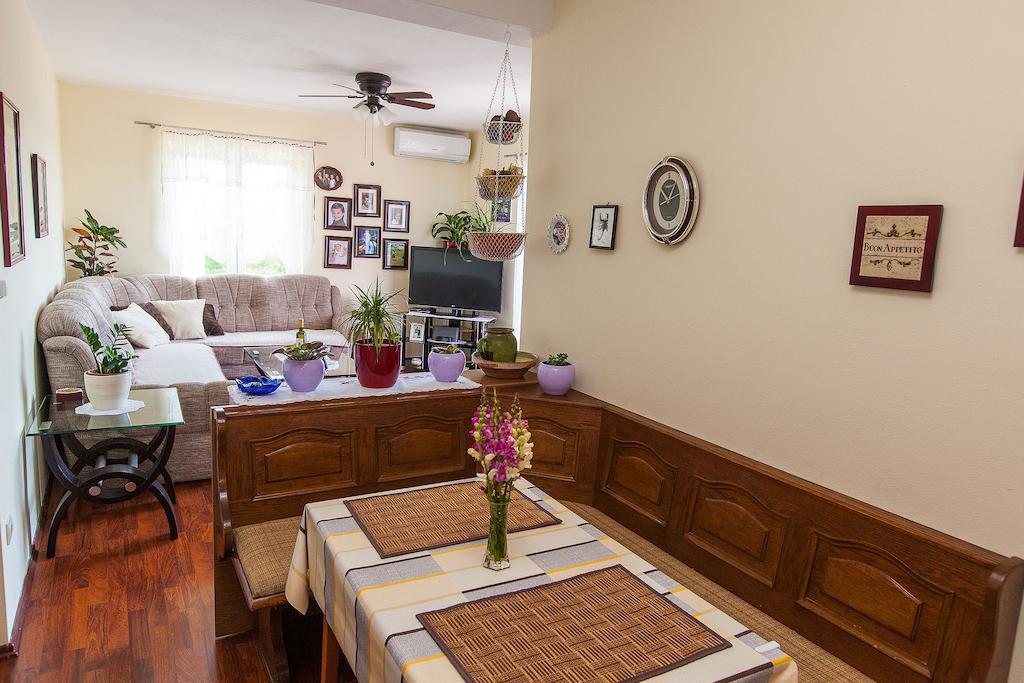 Apartments Villa Americana Jadranovo Room photo